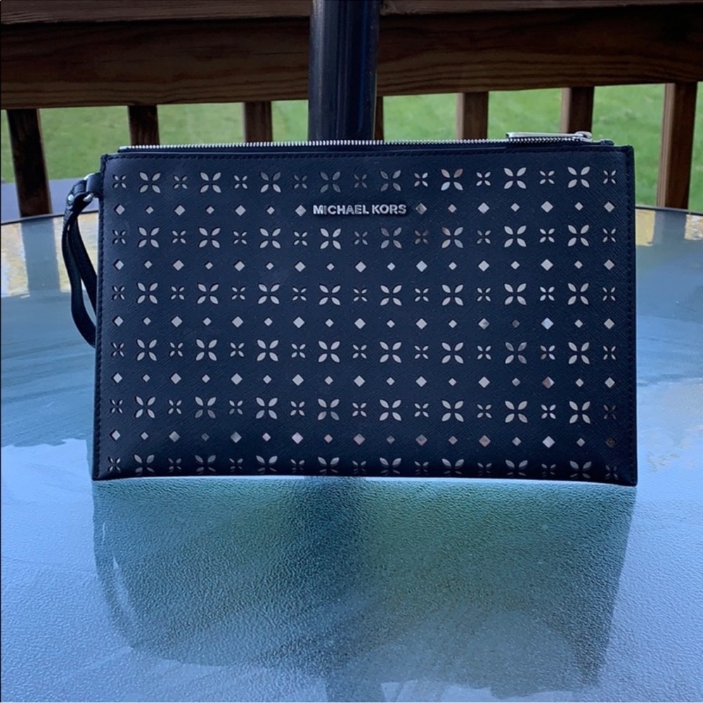 Michael Kors Elegant Black Zip Pouch